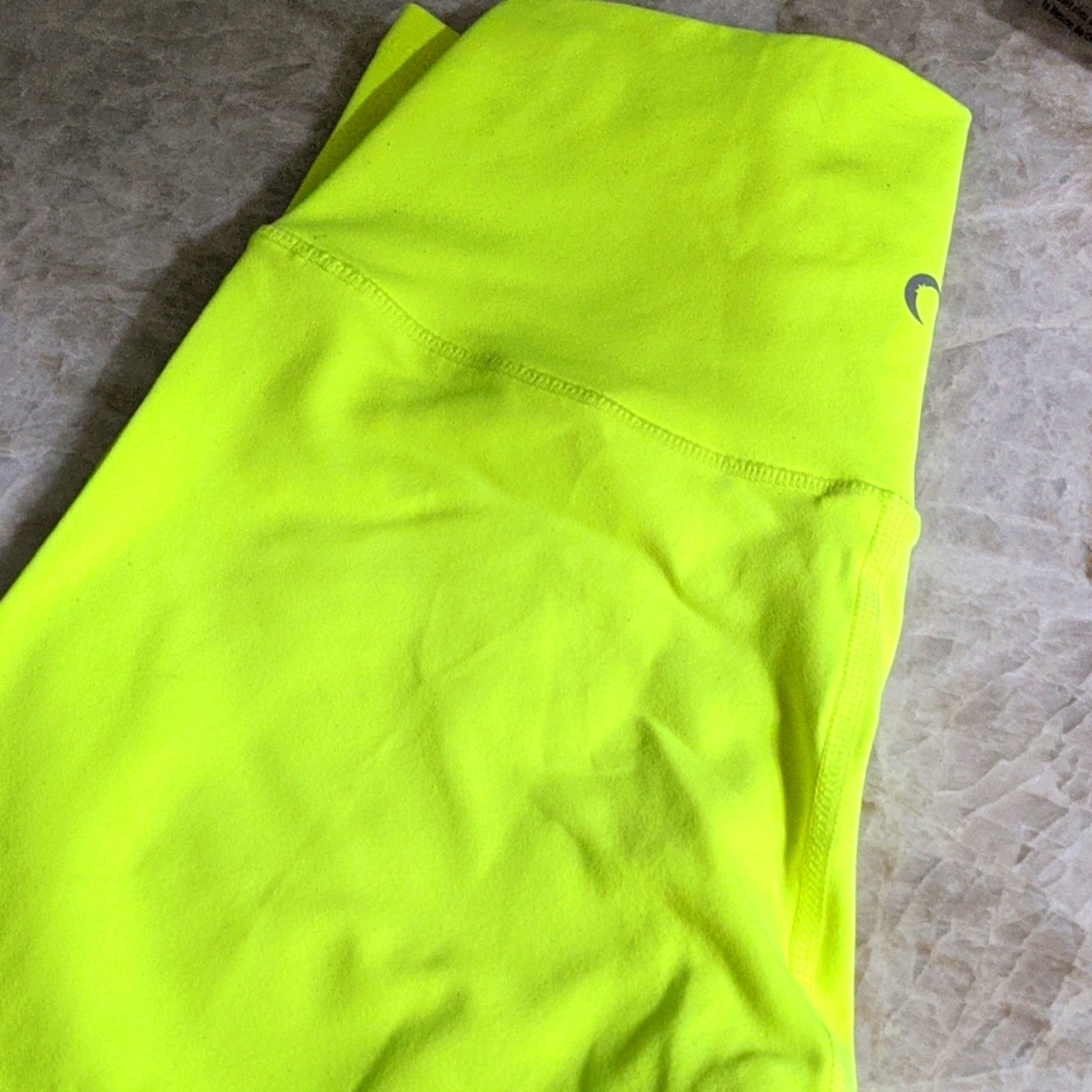Zyia Neon Yellow Ascend Capri
